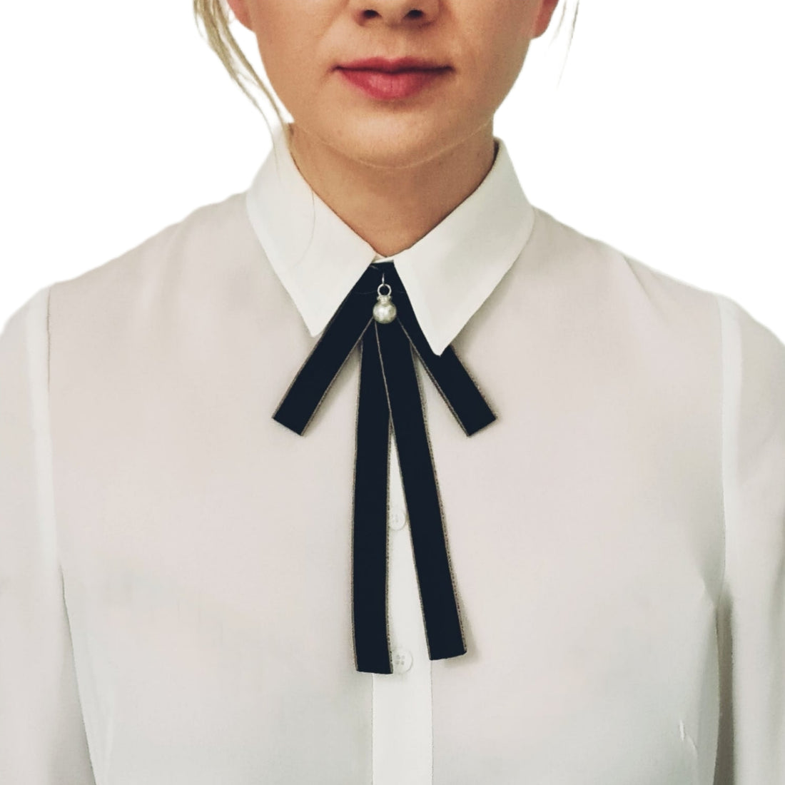 Dainty Bowtie (3 colours)